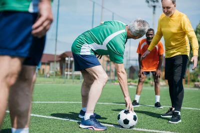 Warum ist das Tragen von Kniebandagen für Sportler über 40 wichtig?